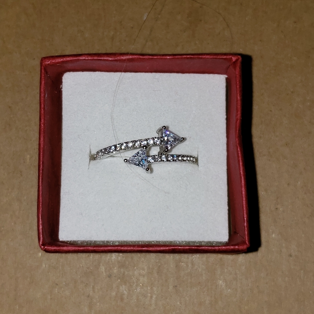 Silver arrow ring